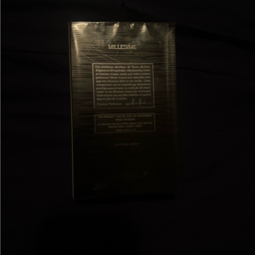 Creed Aventus in Elegant Black Packaging - Picture 2 of 2